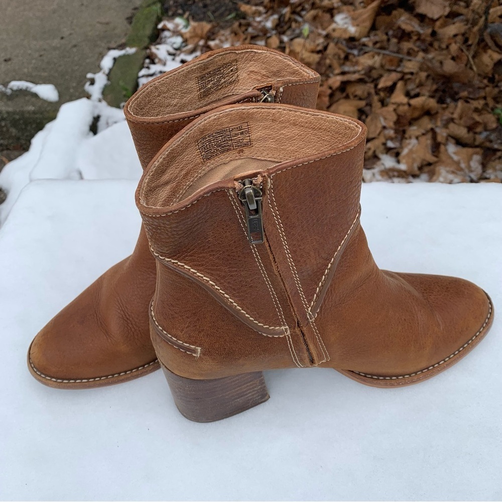UGG Annie Brown Full Grain Leather Booties Zip-Up Ankle Boots Womens Size 7.5 - Picture 3 of 9